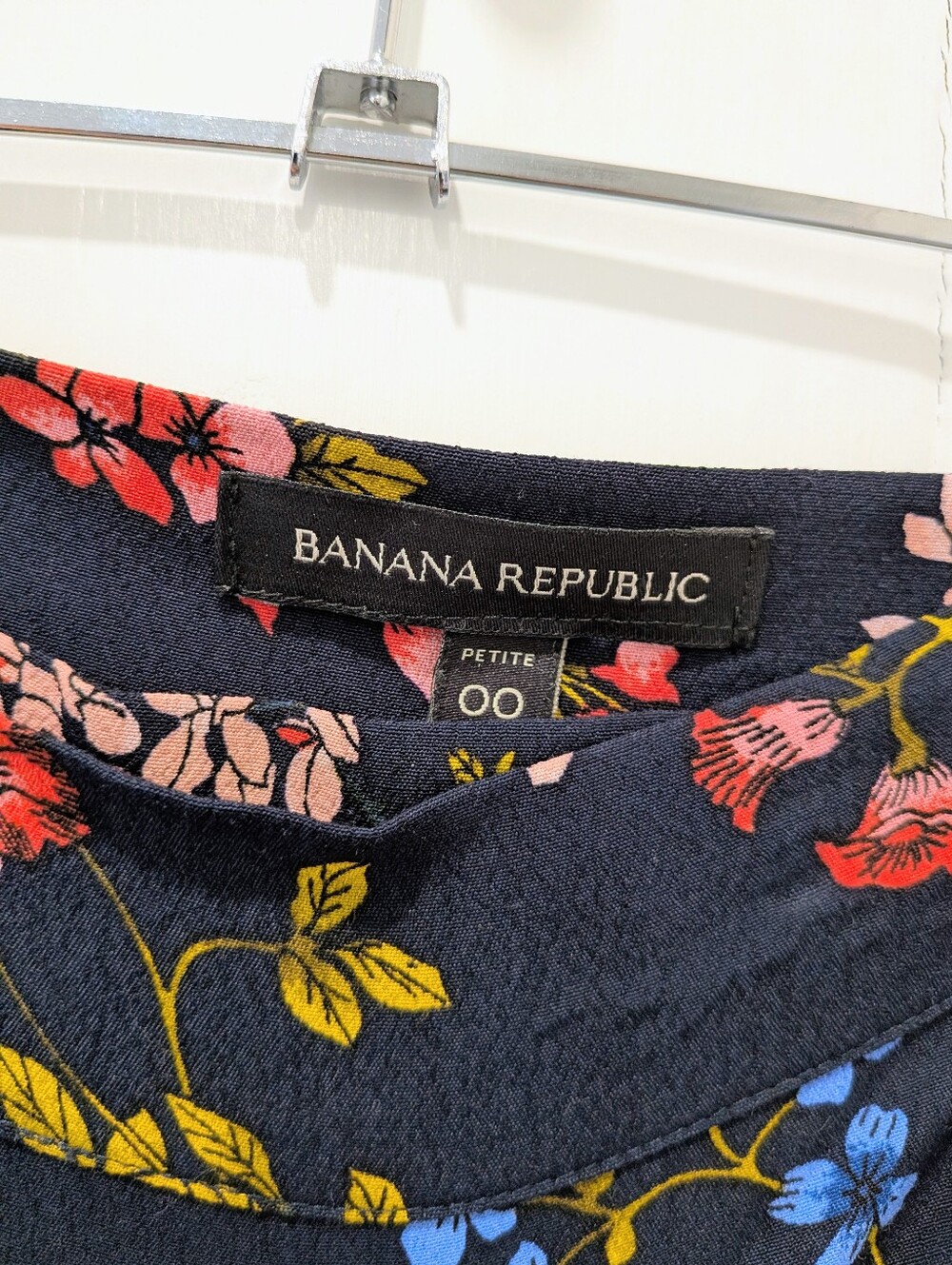 Banana Republic Floral Wrap Maxi Skirt | 00 Petite - Picture 4 of 4